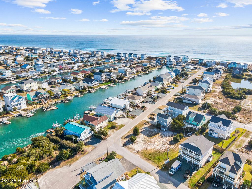 Image 18 of property listing at 2103 Shoreline Drive, Holly Ridge, NC 28445