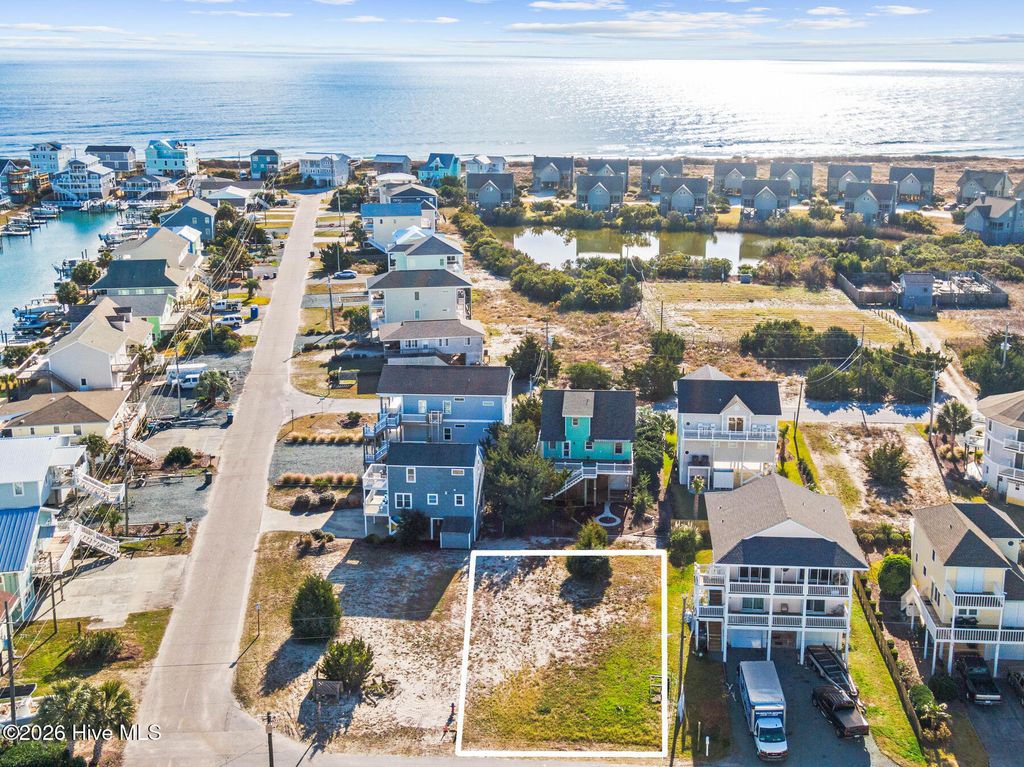 Image 30 of property listing at 2103 Shoreline Drive, Holly Ridge, NC 28445