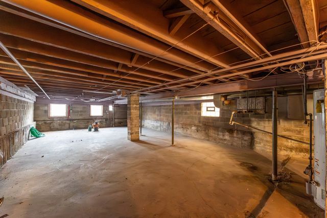 3305 S Damen Avenue, Chicago, IL 60608