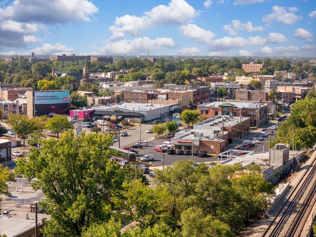 3305 S Damen Avenue, Chicago, IL 60608