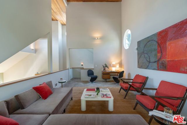 6201 Quebec Drive, Los Angeles, CA 90068