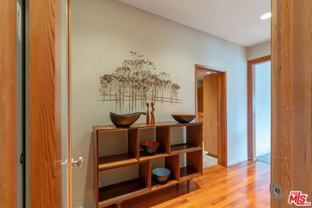 6201 Quebec Drive, Los Angeles, CA 90068