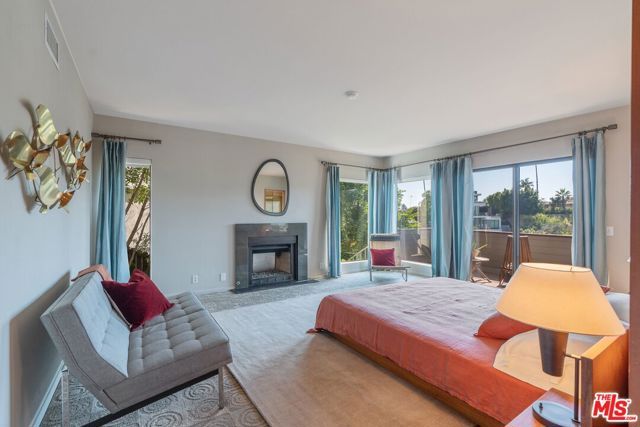 6201 Quebec Drive, Los Angeles, CA 90068