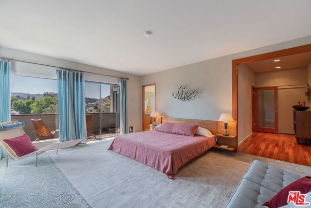 6201 Quebec Drive, Los Angeles, CA 90068