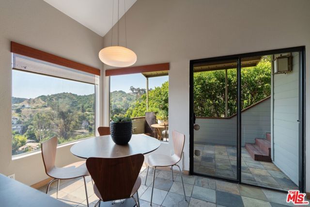 6201 Quebec Drive, Los Angeles, CA 90068