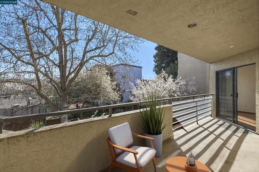 Image 20 of property listing at 1201 Alta Vista Dr 209, Walnut Creek, CA 94596