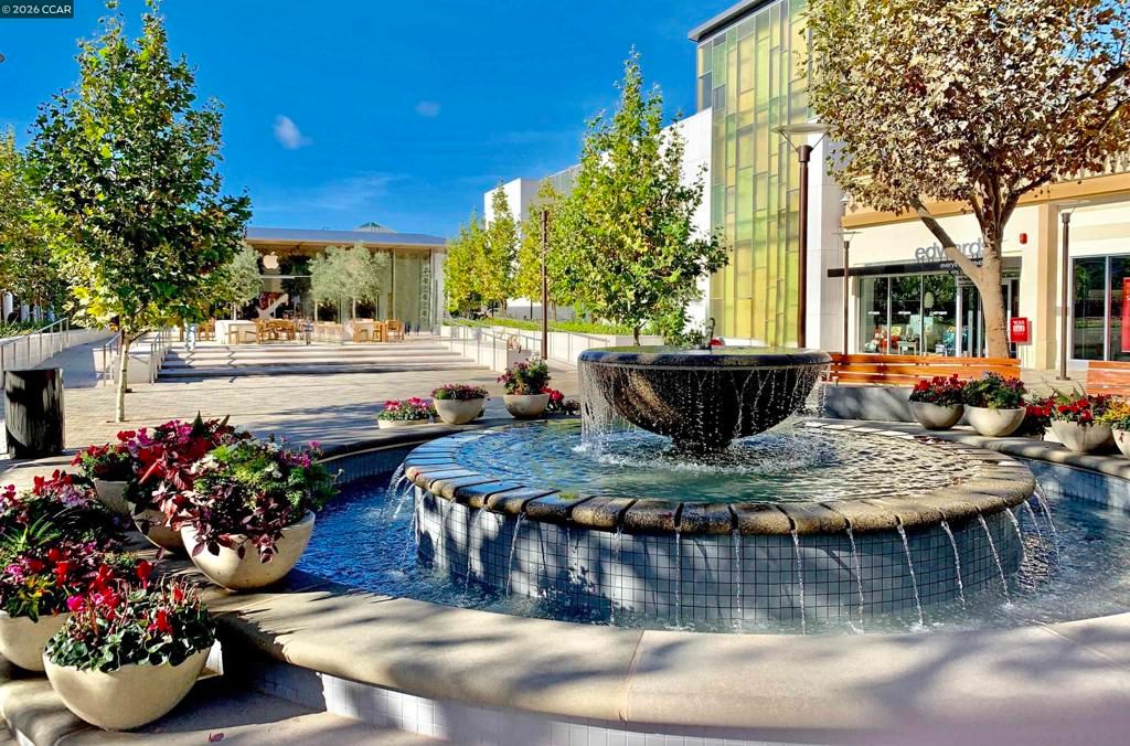 Image 41 of property listing at 1201 Alta Vista Dr 209, Walnut Creek, CA 94596