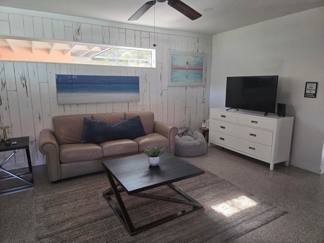 1507 Garfield Street, Hollywood, FL 33020