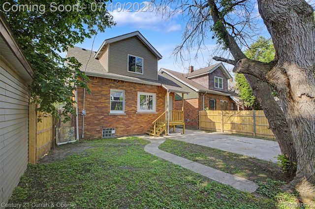 8111 E Hildale Street, Detroit, MI 48234