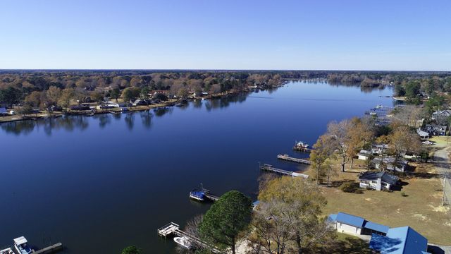 1369 Gin Pond Drive, Summerton, SC 29148
