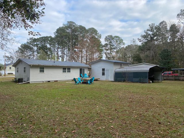 1369 Gin Pond Drive, Summerton, SC 29148