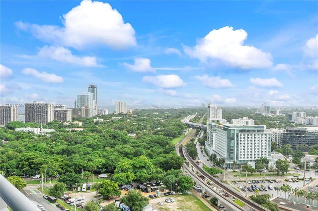 60 SW 13th St 1921, Miami, FL 33130