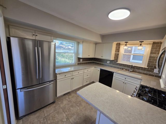 3760 N 85th STREET, Milwaukee, WI 53222