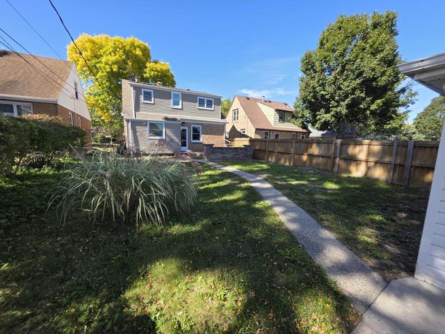 3760 N 85th STREET, Milwaukee, WI 53222