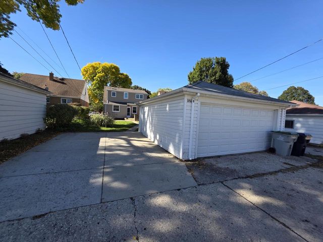 3760 N 85th STREET, Milwaukee, WI 53222