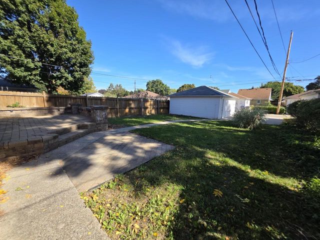 3760 N 85th STREET, Milwaukee, WI 53222