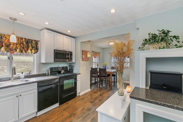 768 Salem, Groveland, MA 01834