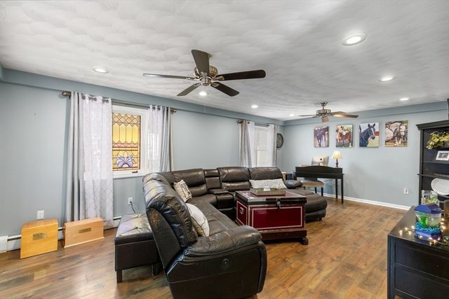 768 Salem, Groveland, MA 01834