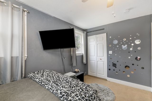 768 Salem, Groveland, MA 01834