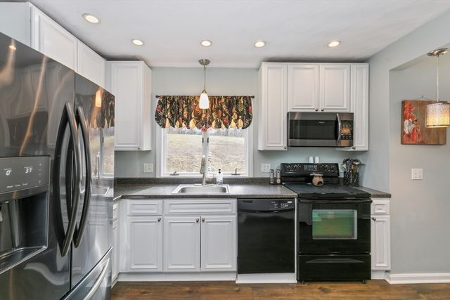 768 Salem, Groveland, MA 01834