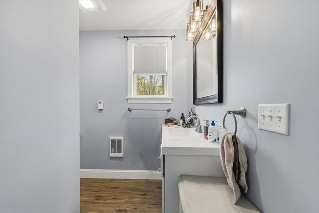 768 Salem, Groveland, MA 01834