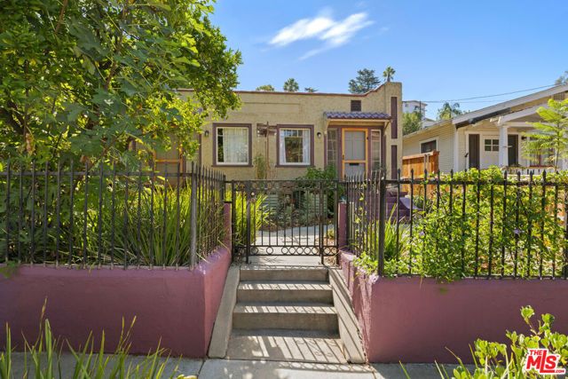 1560 Morton Avenue, Los Angeles, CA 90026
