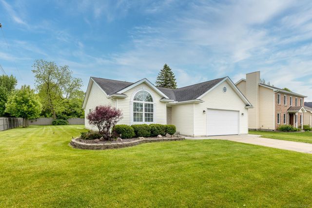 25 Rella Rae Street, Marysville, MI 48040