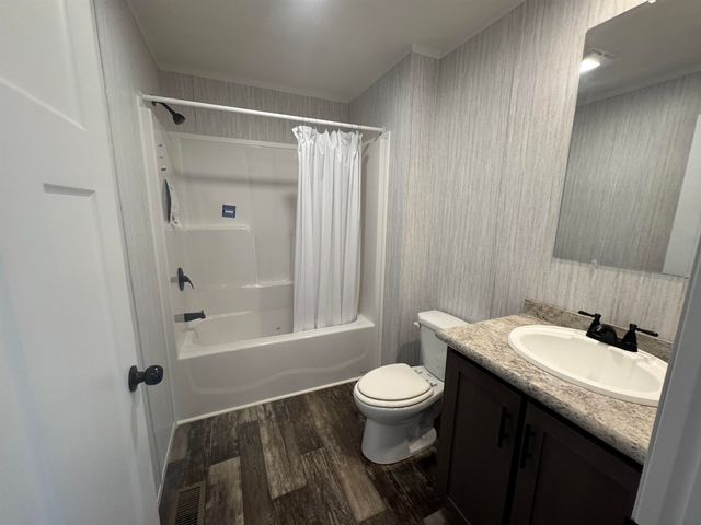 5 Cubb Street, Lancaster, NH 03584