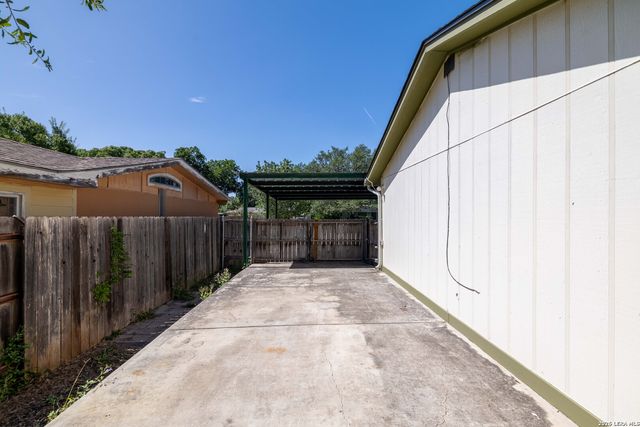 555 Dawnview, San Antonio, TX 78213