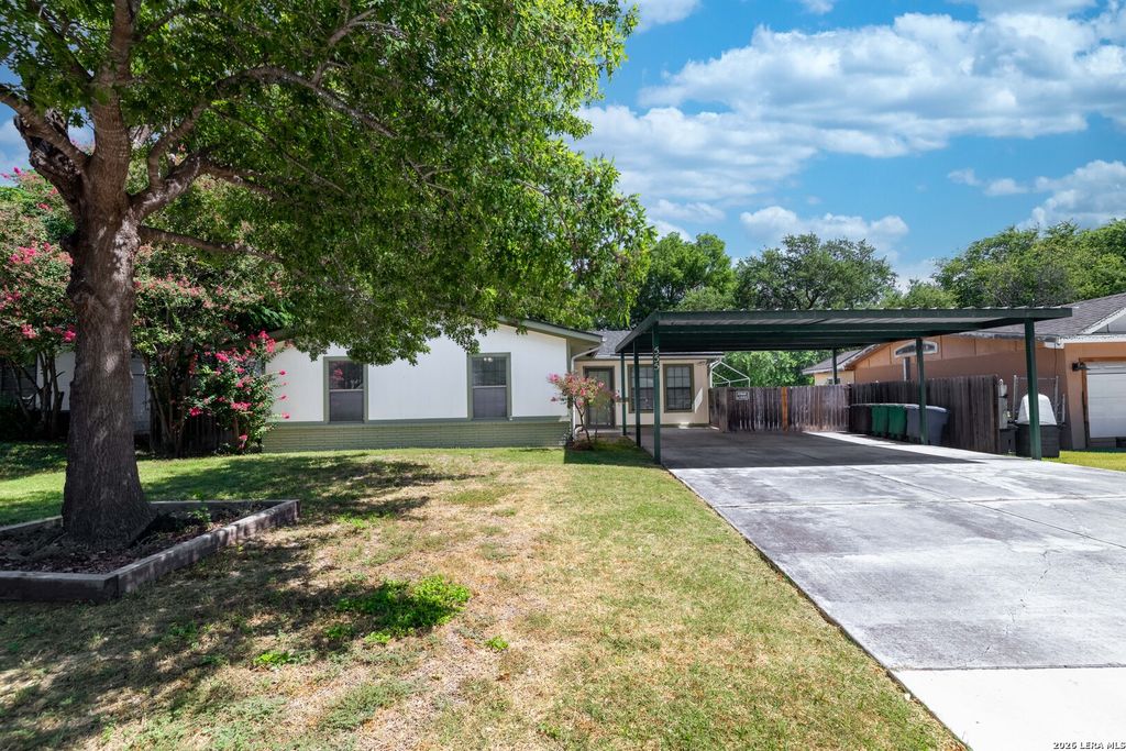555 Dawnview, San Antonio, TX 78213