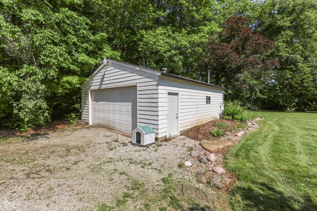 6724 W Sweet Creek Drive, New Palestine, IN 46163