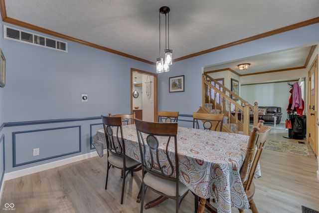 6724 W Sweet Creek Drive, New Palestine, IN 46163