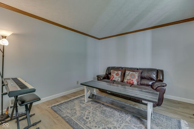 6724 W Sweet Creek Drive, New Palestine, IN 46163