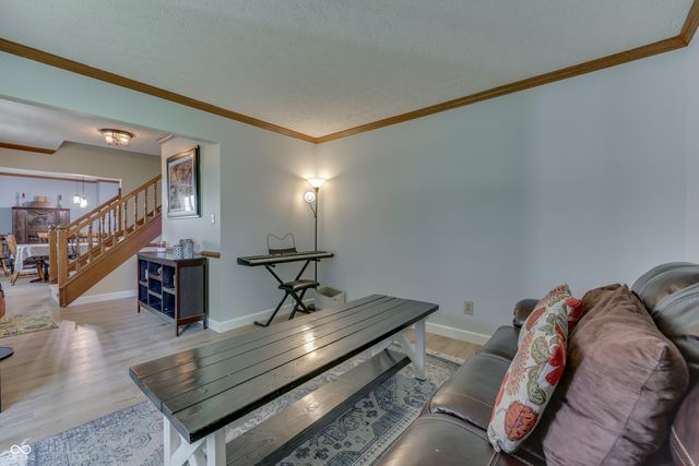6724 W Sweet Creek Drive, New Palestine, IN 46163
