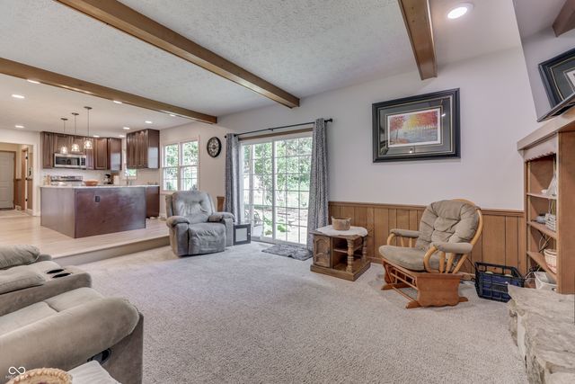 6724 W Sweet Creek Drive, New Palestine, IN 46163