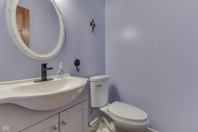 6724 W Sweet Creek Drive, New Palestine, IN 46163