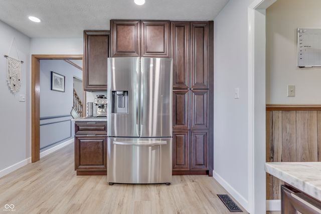 6724 W Sweet Creek Drive, New Palestine, IN 46163