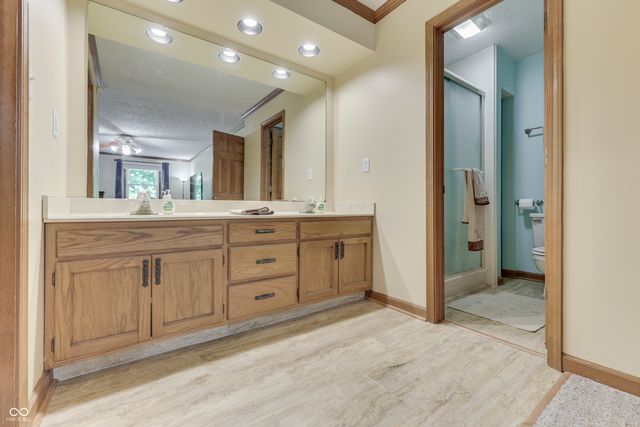 6724 W Sweet Creek Drive, New Palestine, IN 46163