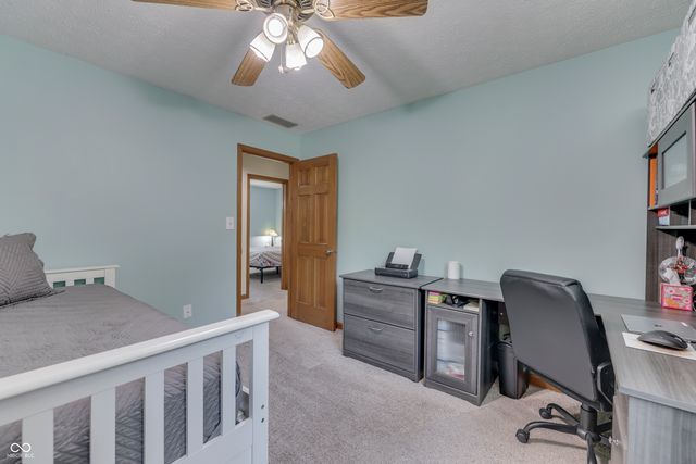 6724 W Sweet Creek Drive, New Palestine, IN 46163