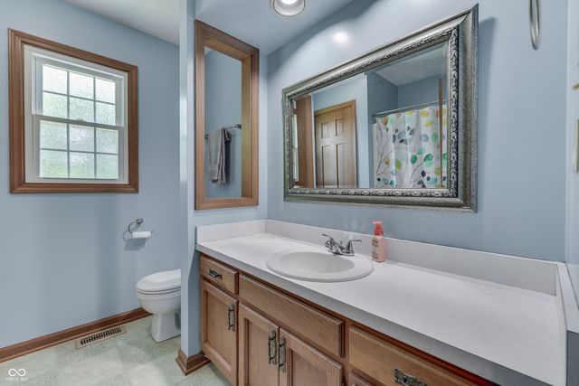 6724 W Sweet Creek Drive, New Palestine, IN 46163