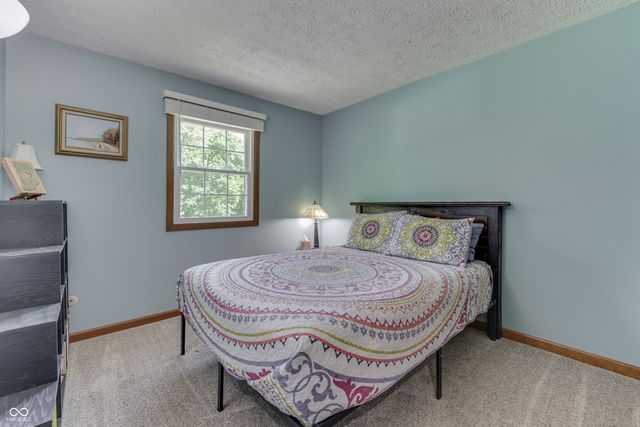 6724 W Sweet Creek Drive, New Palestine, IN 46163