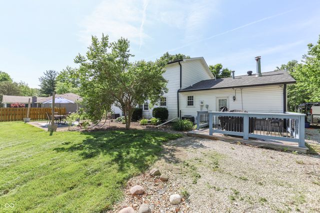 6724 W Sweet Creek Drive, New Palestine, IN 46163