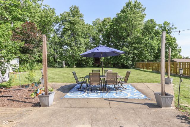 6724 W Sweet Creek Drive, New Palestine, IN 46163