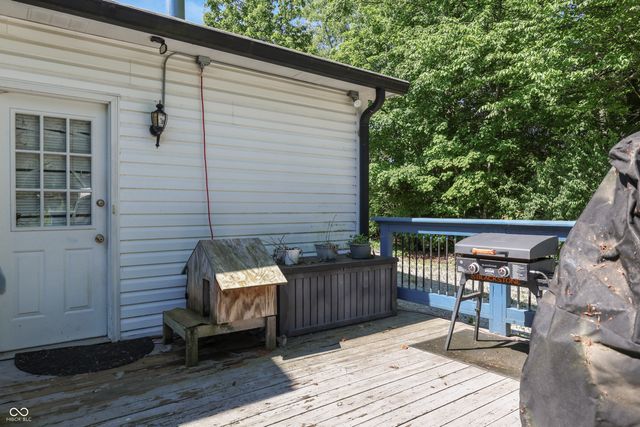 6724 W Sweet Creek Drive, New Palestine, IN 46163