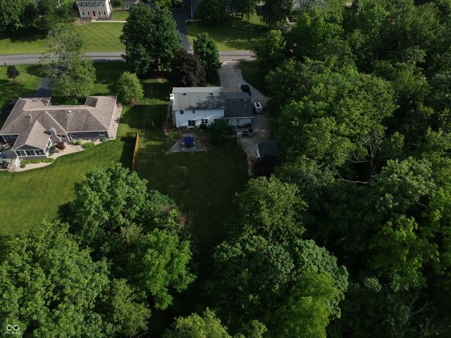 6724 W Sweet Creek Drive, New Palestine, IN 46163