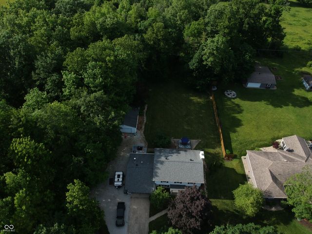 6724 W Sweet Creek Drive, New Palestine, IN 46163