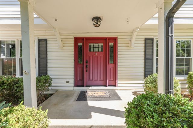 6724 W Sweet Creek Drive, New Palestine, IN 46163