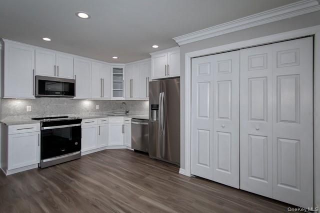 2 Victorian Court 165, Holtsville, NY 11742