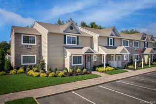 2 Victorian Court 165, Holtsville, NY 11742