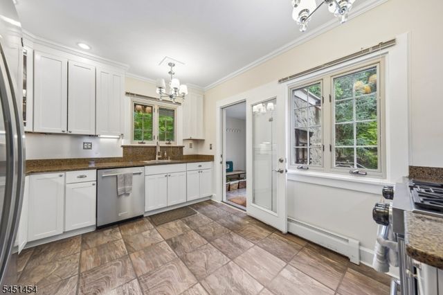 1041 Kenyon Ave, Plainfield City, NJ 07060